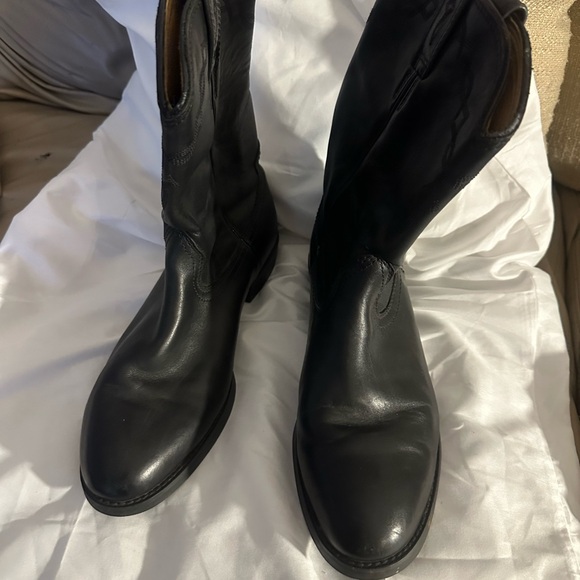 Used boots - Picture 2 of 12
